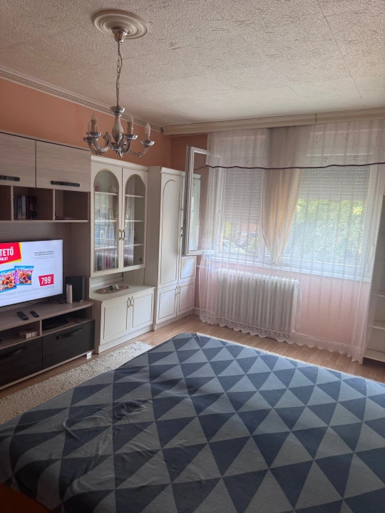 Eladó panellakás, Miskolc