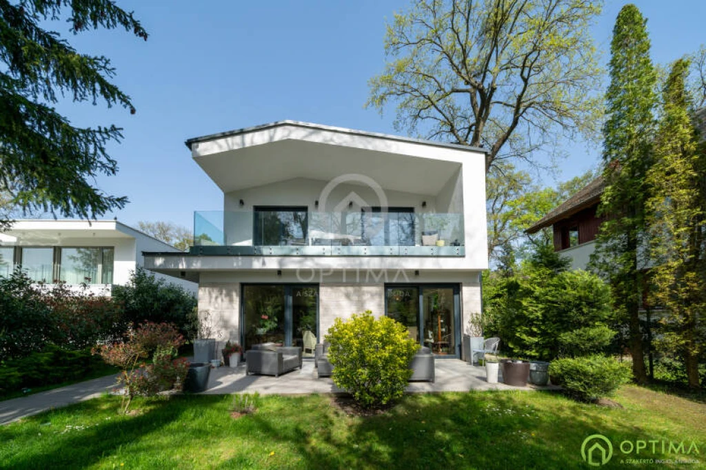 c3-1-name c2-1-name, Budapest II. kerület