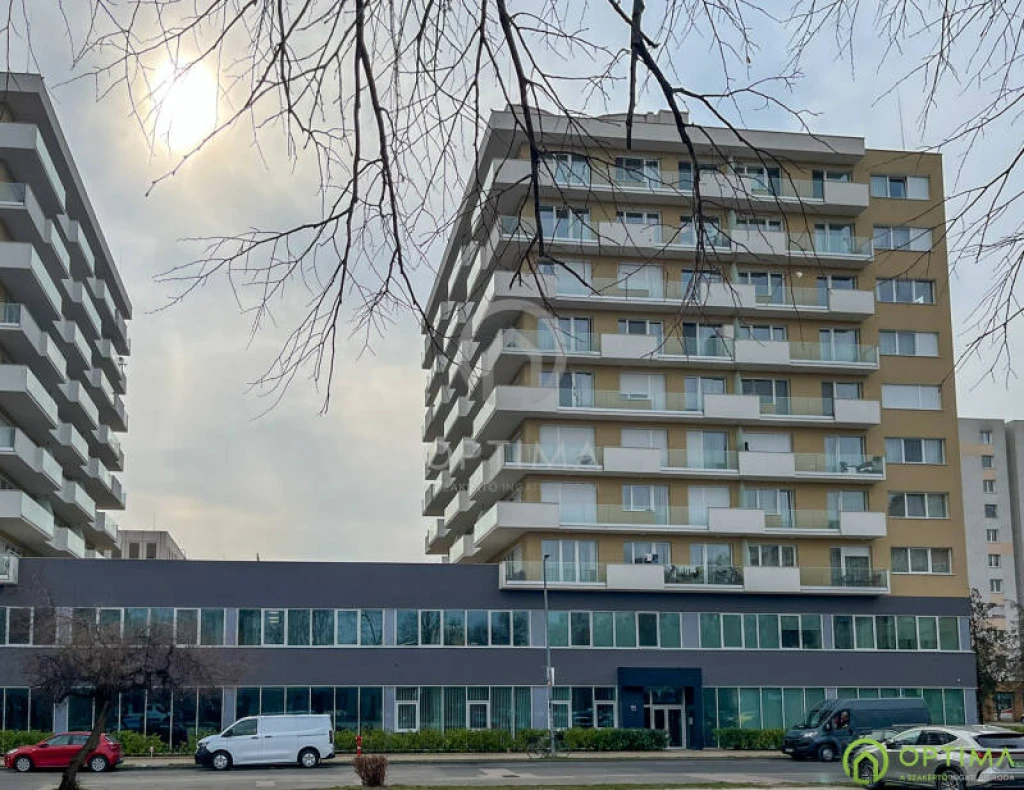 MODERN TEREMGARÁZS BEÁLLÓ