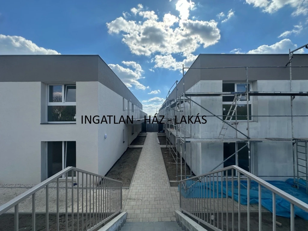 Eladó Lakás, Mogyoród 56.900.000 Ft