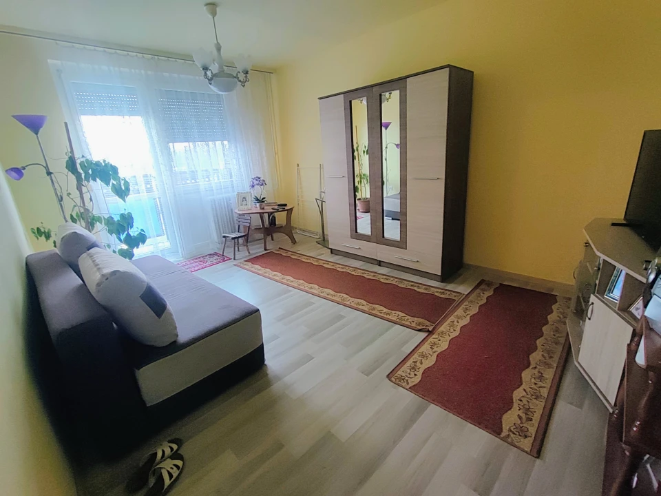 Eladó téglalakás, Nyíregyháza