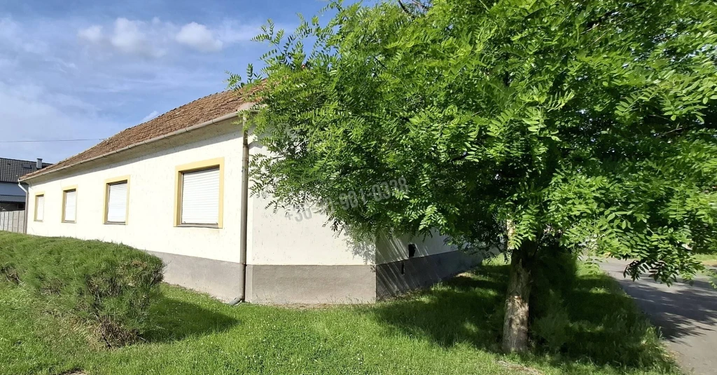 c3-1-name c2-1-name, Lőrinci, Nincs megadva