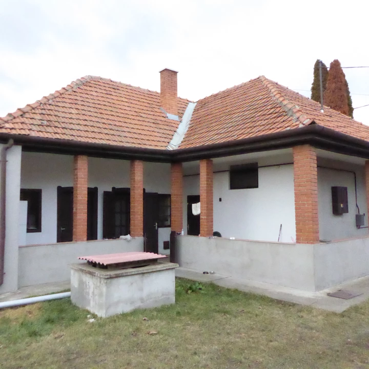 For sale house, Maklár