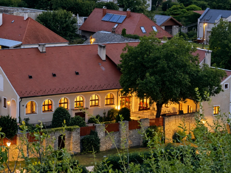 Eladó villa, kastély, Veszprém