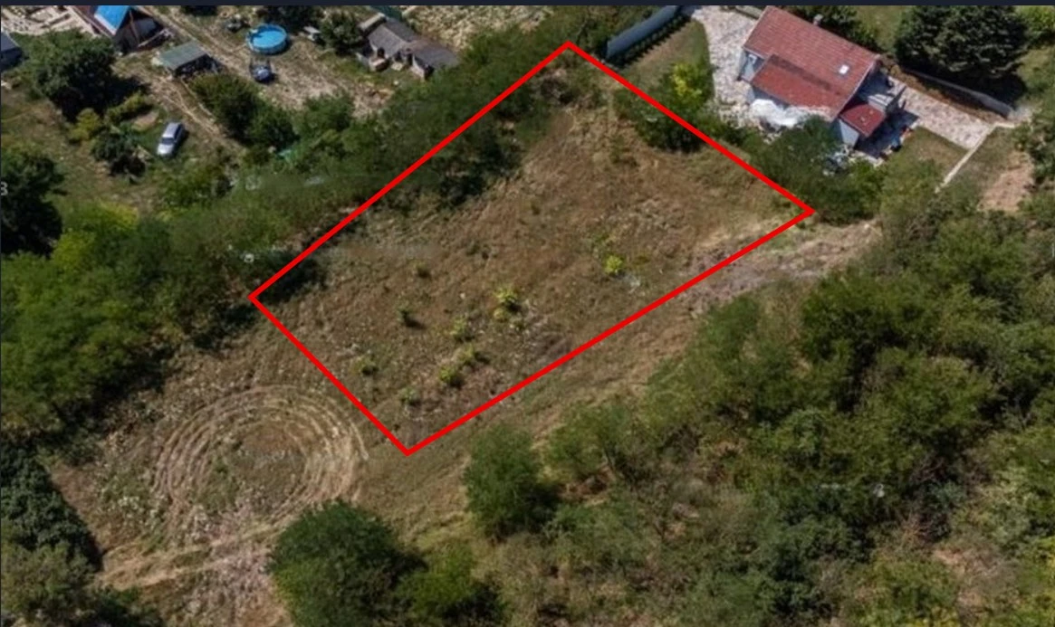 Eladó építési telek, Kajászó