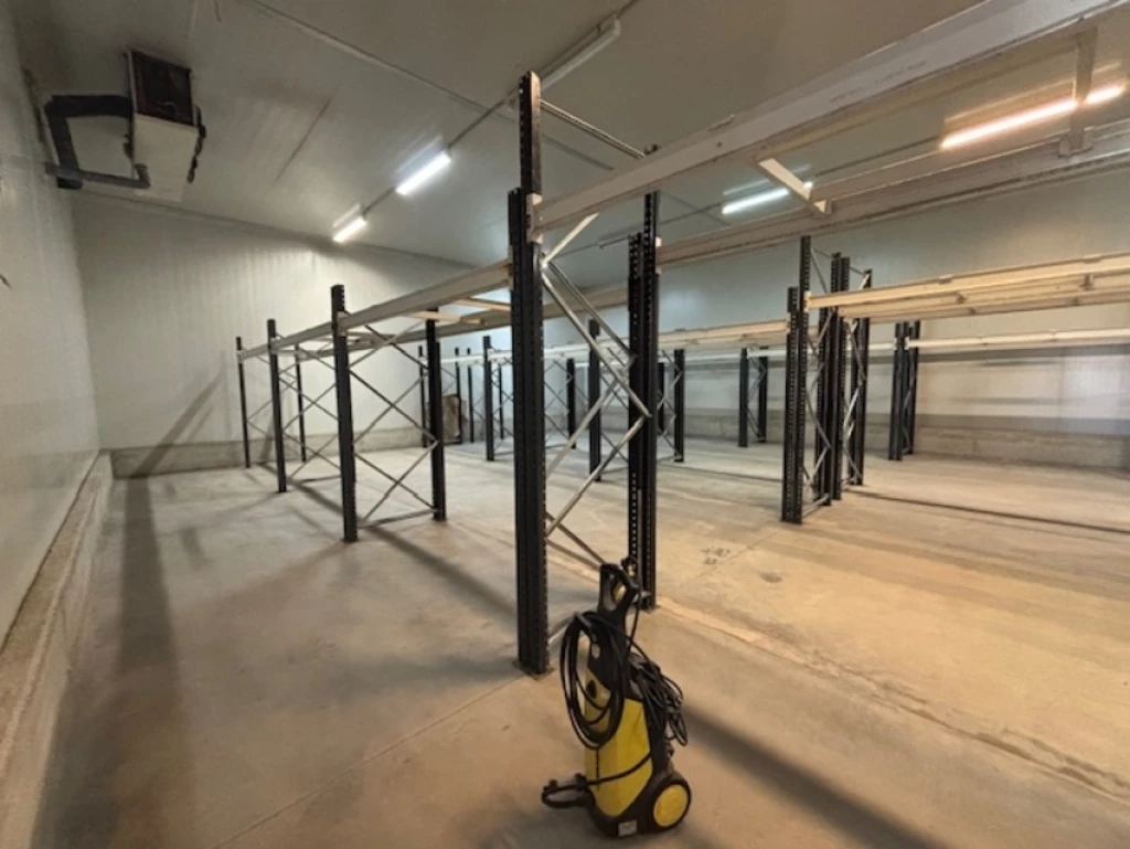 Hűtőház Hűtési tartomány: +5 °C - -25 °C-ig!!!