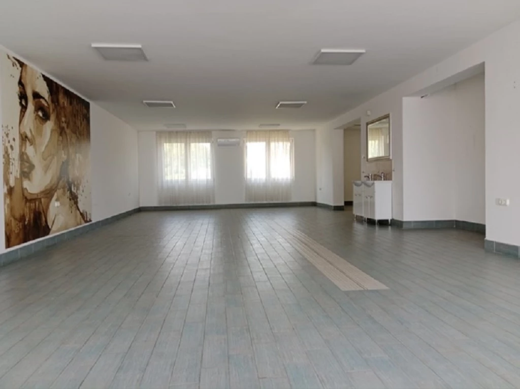 Családi ház üzlethelyiséggel!!