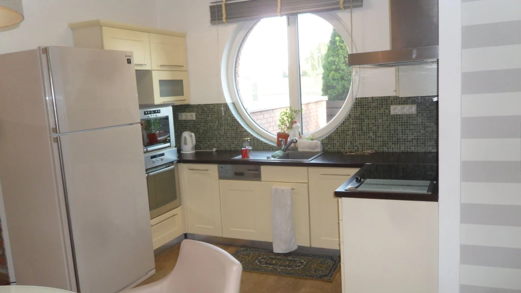 Önálló kerttel rendelkező sorház!