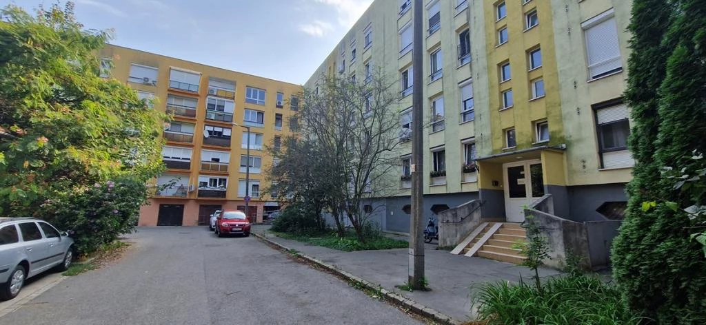 For sale panel flat, Kaposvár, Béke-füredi lakótelep, 48-as Ifjúság útja