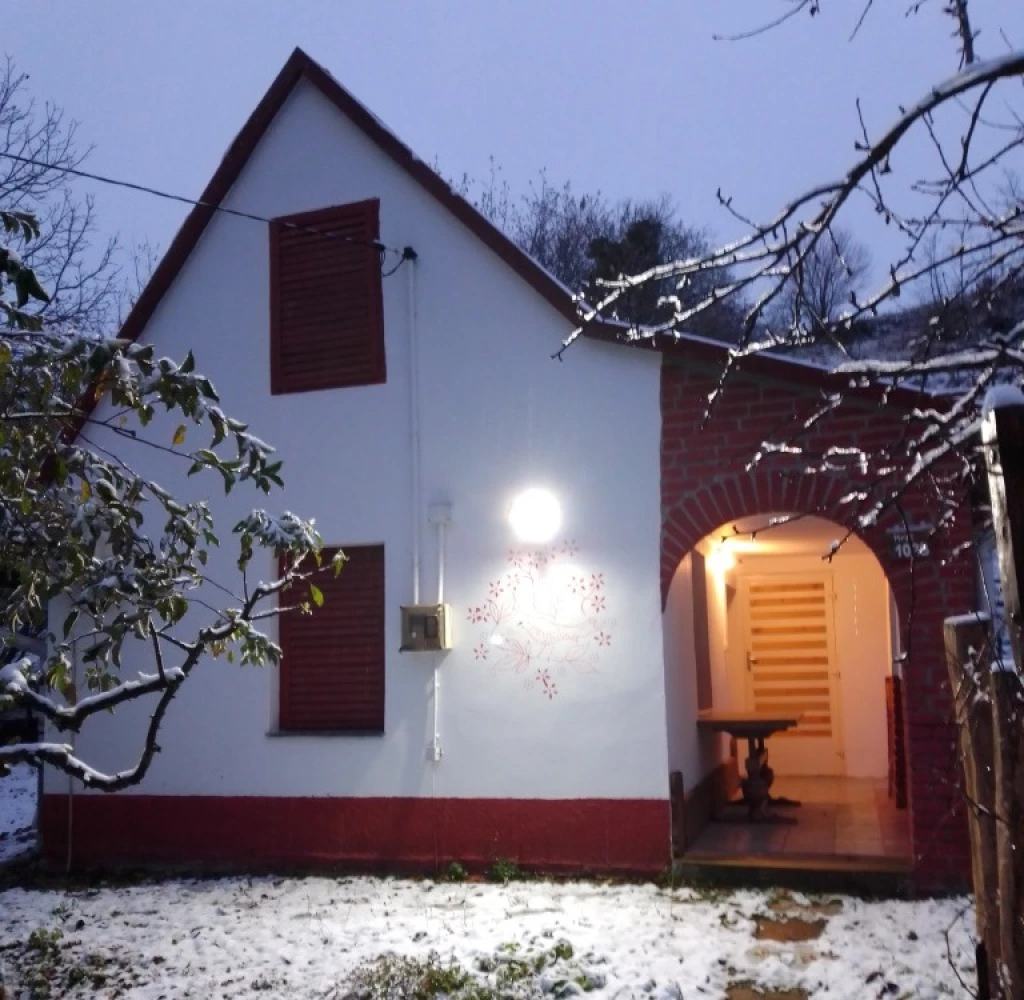 Eladó ház csodálatos helyen!