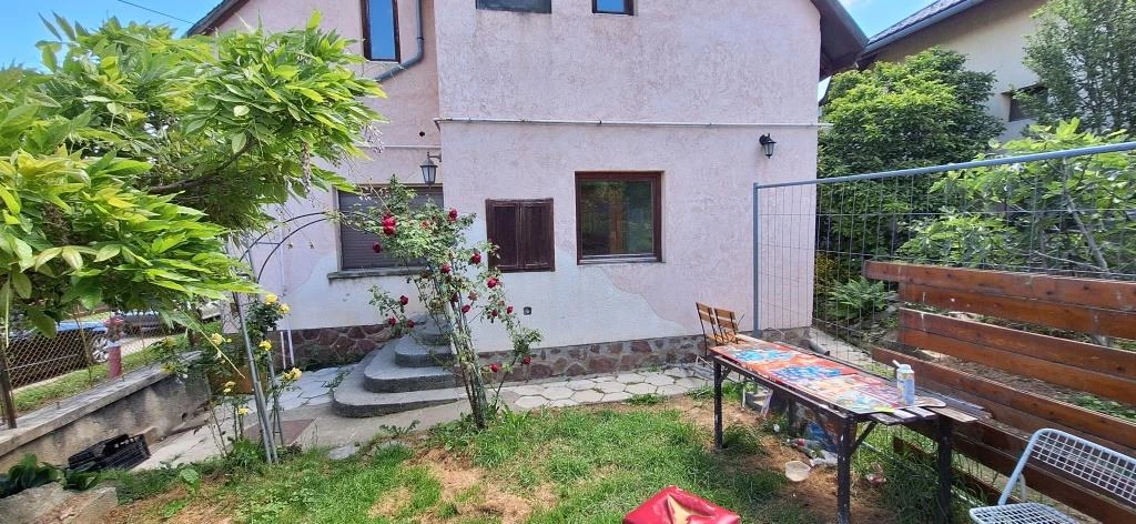 Eladó lakás kertkapcsolattal!