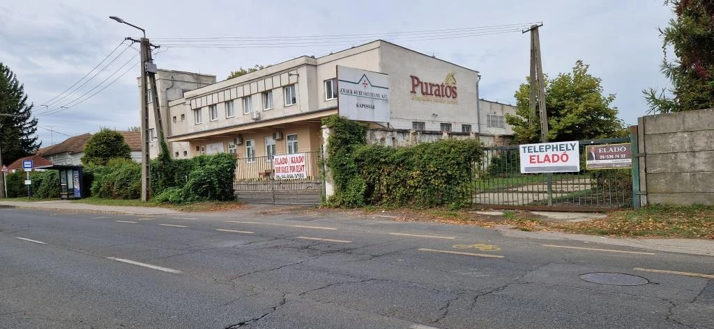 Eladó raktár irodával!