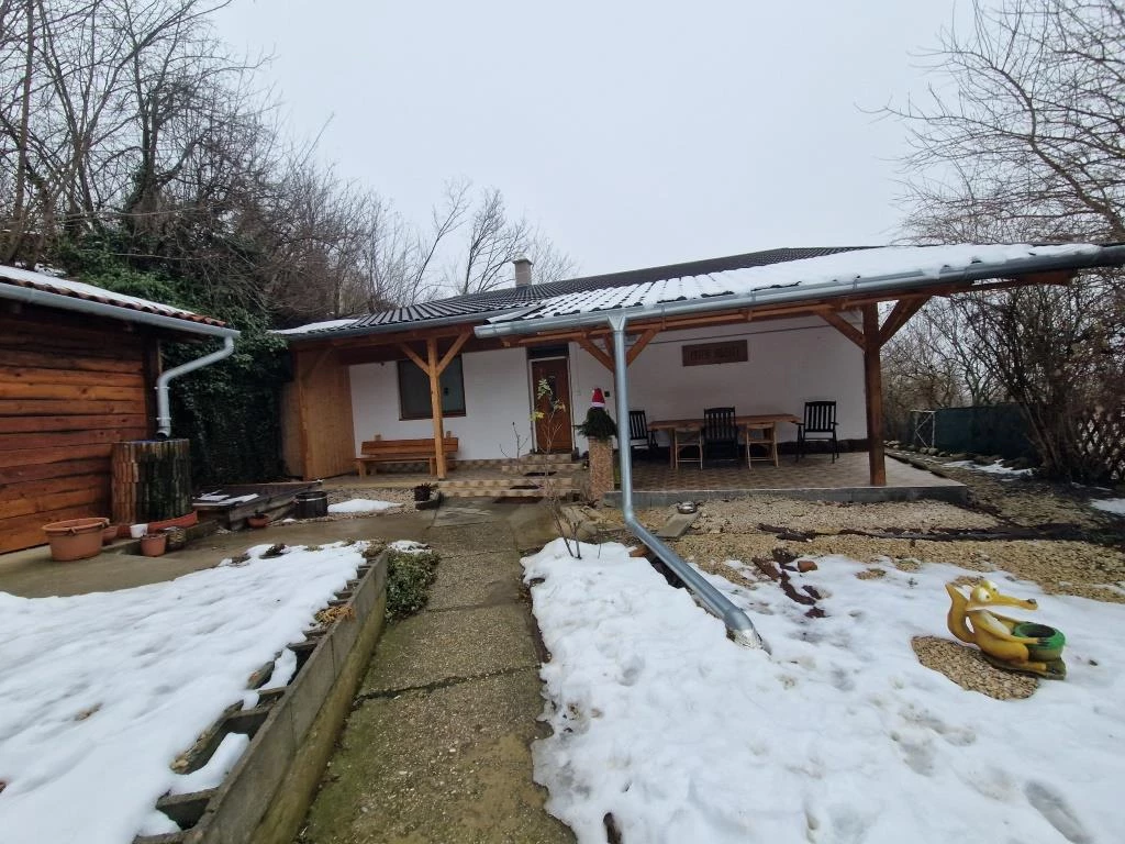 Eladó felújított családi ház csodálatos természeti környezetben!