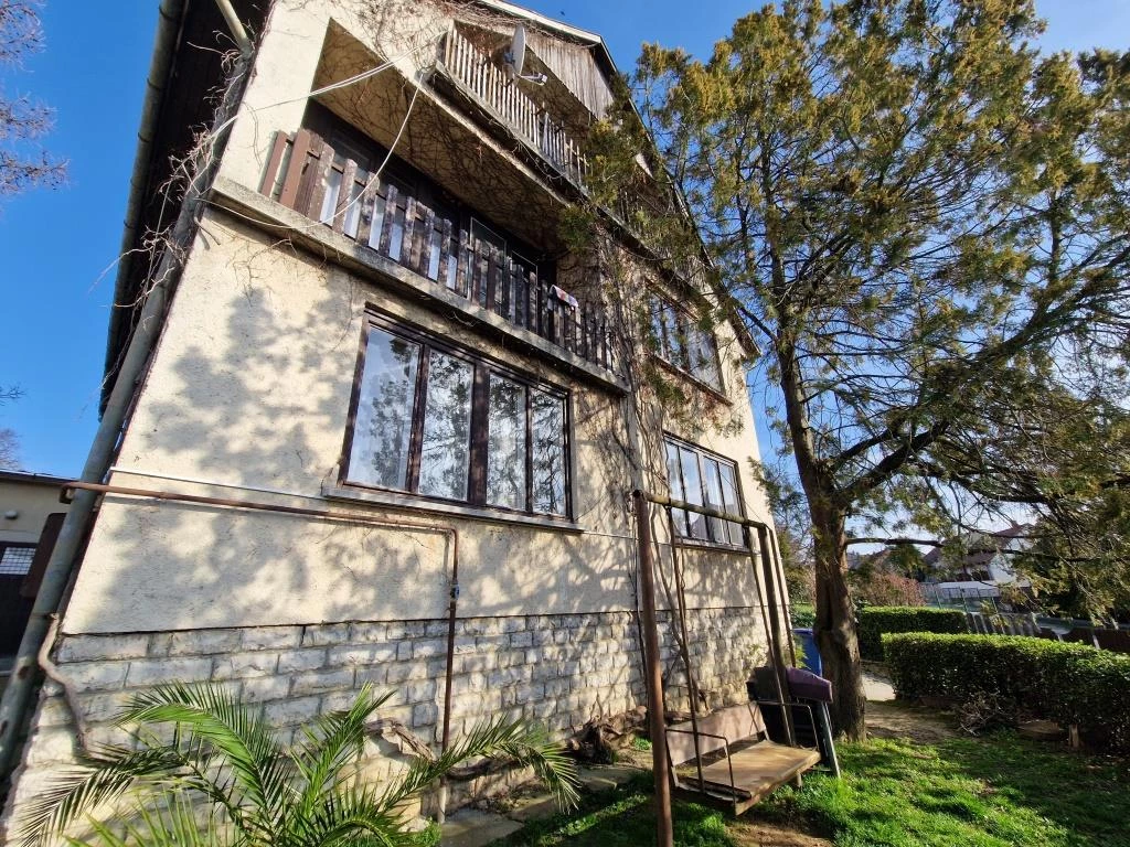 Eladó nagyobb családi ház Kaposváron!