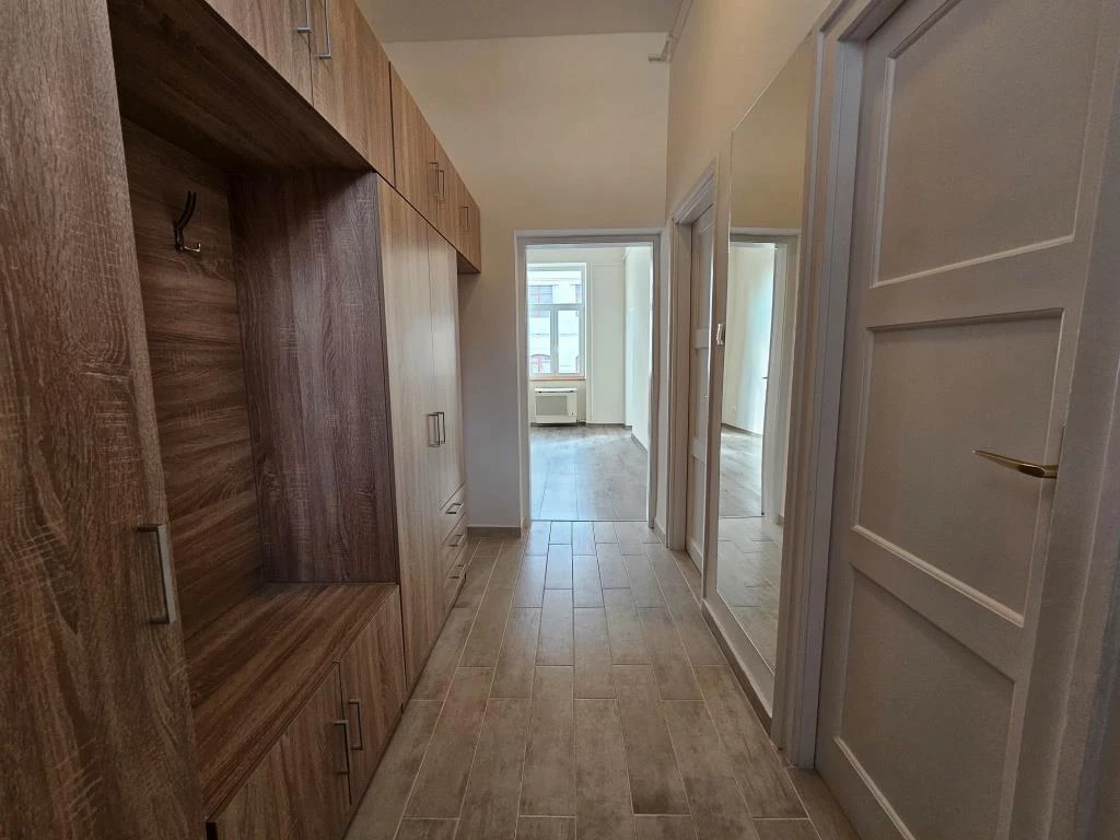 Kiadó felújított lakás a belvárosban!