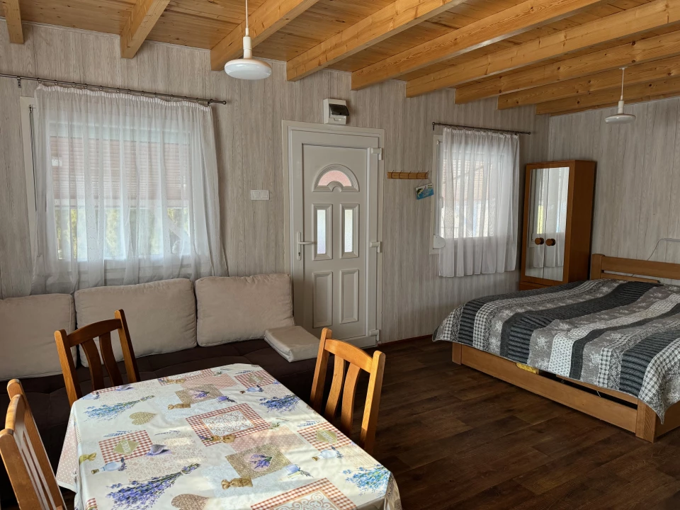Eladó üdülő, nyaraló, Gomba, Ponty utca