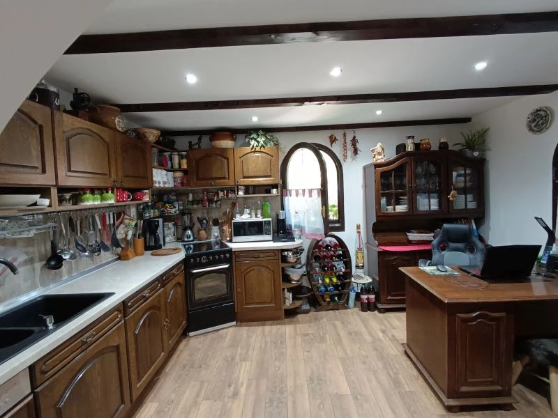 Eladó tanya, Felsőpakony