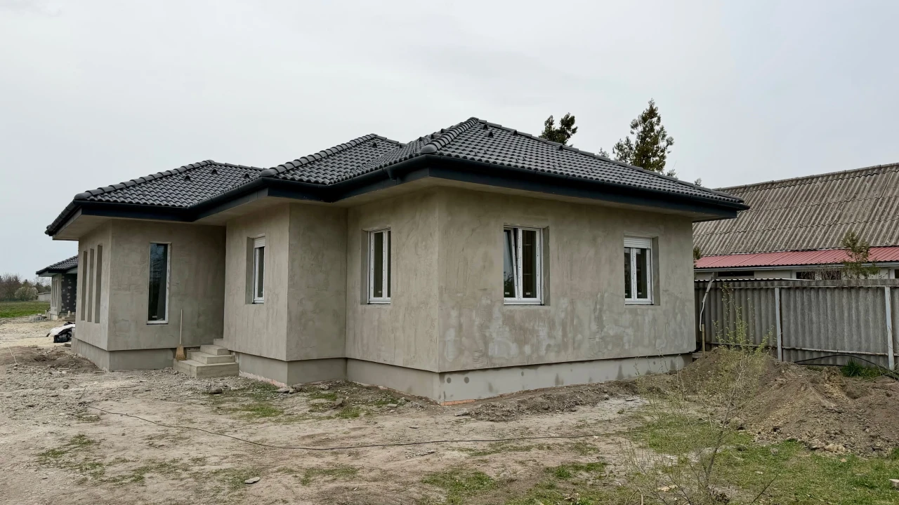 Eladó családi ház, Bugyi