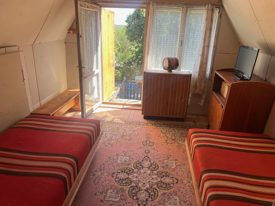 c3-1-name c2-1-name, Tárnok