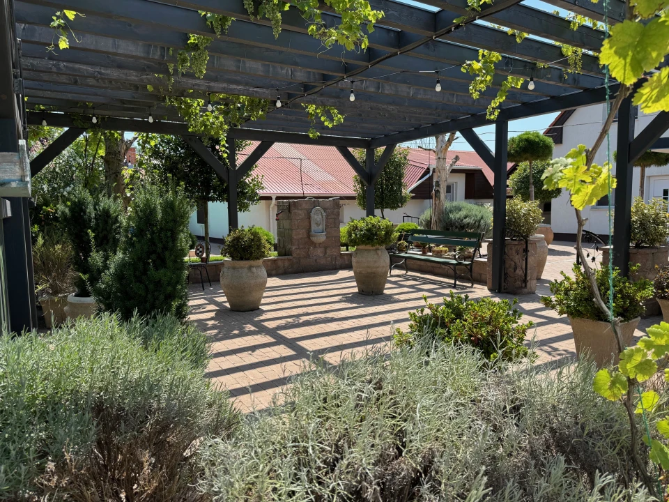 Eladó hotel, panzió, Budapest XVII. kerület