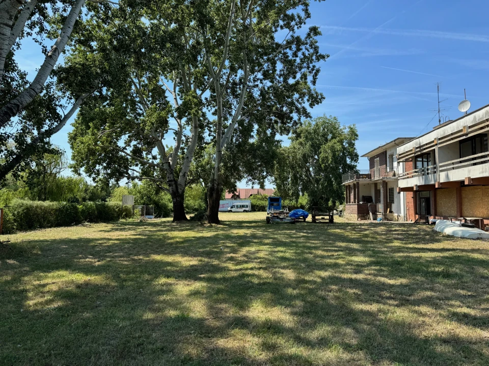 c3-1-name c2-70-name, Gárdony