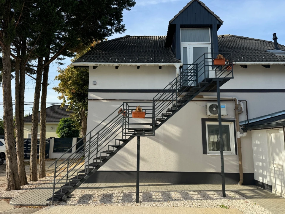 Eladó téglalakás, Vecsés