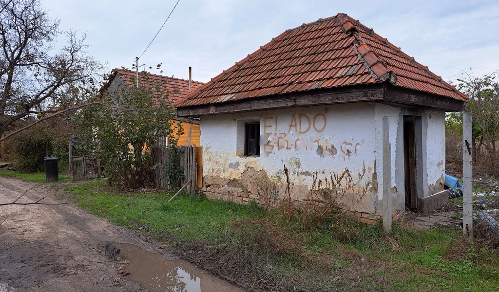 For sale closed garden, Pilis