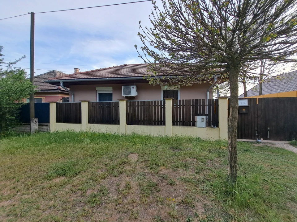 Eladó családi ház, Pilis