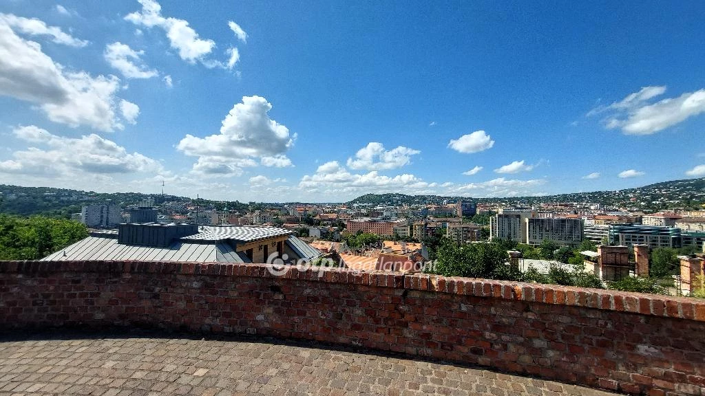 Eladó téglalakás, Budapest I. kerület, Tóth Árpád sétány