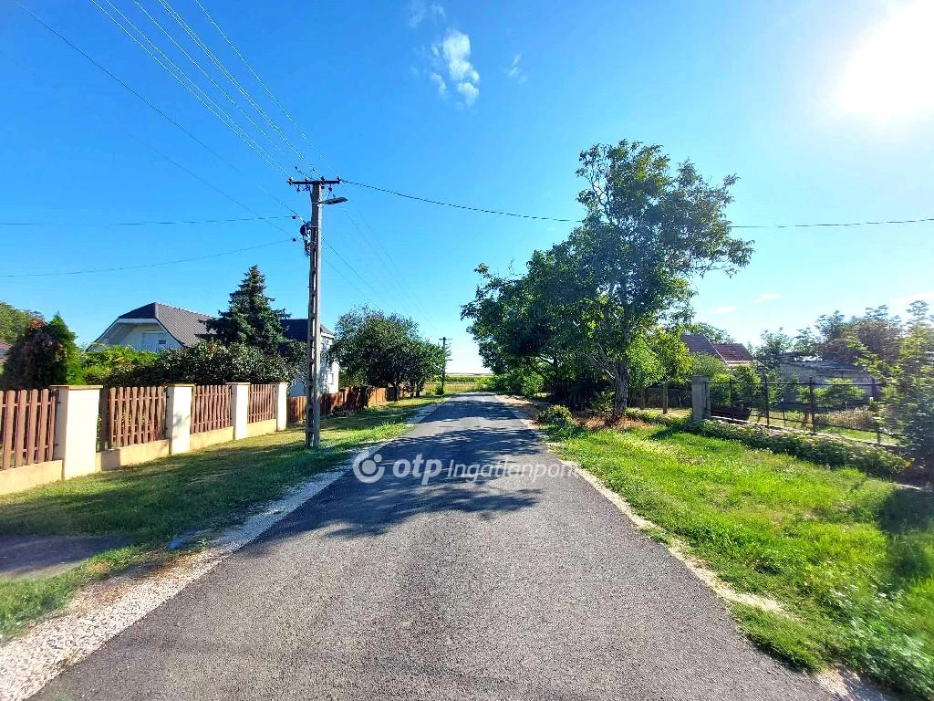 For sale building plot, Ráckeresztúr, Családi házas