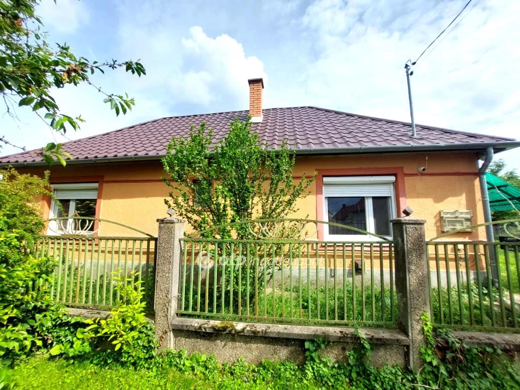 Eladó családi ház, Ráckeresztúr, Családi házas
