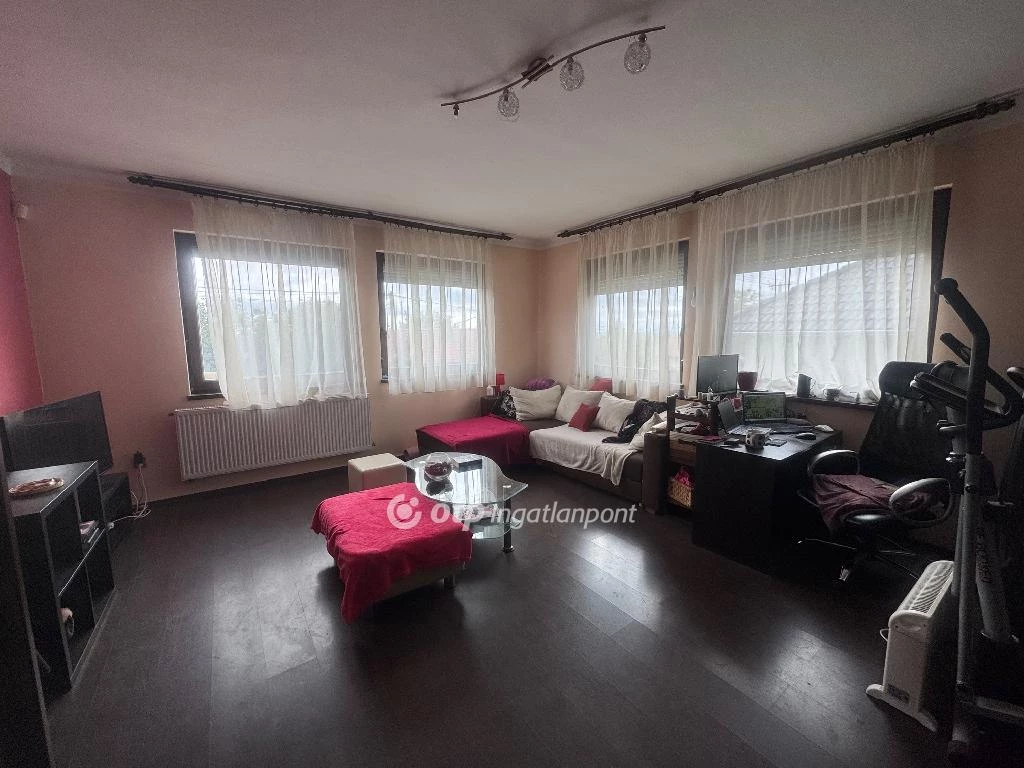 c3-1-name c2-1-name, Érd, Érd