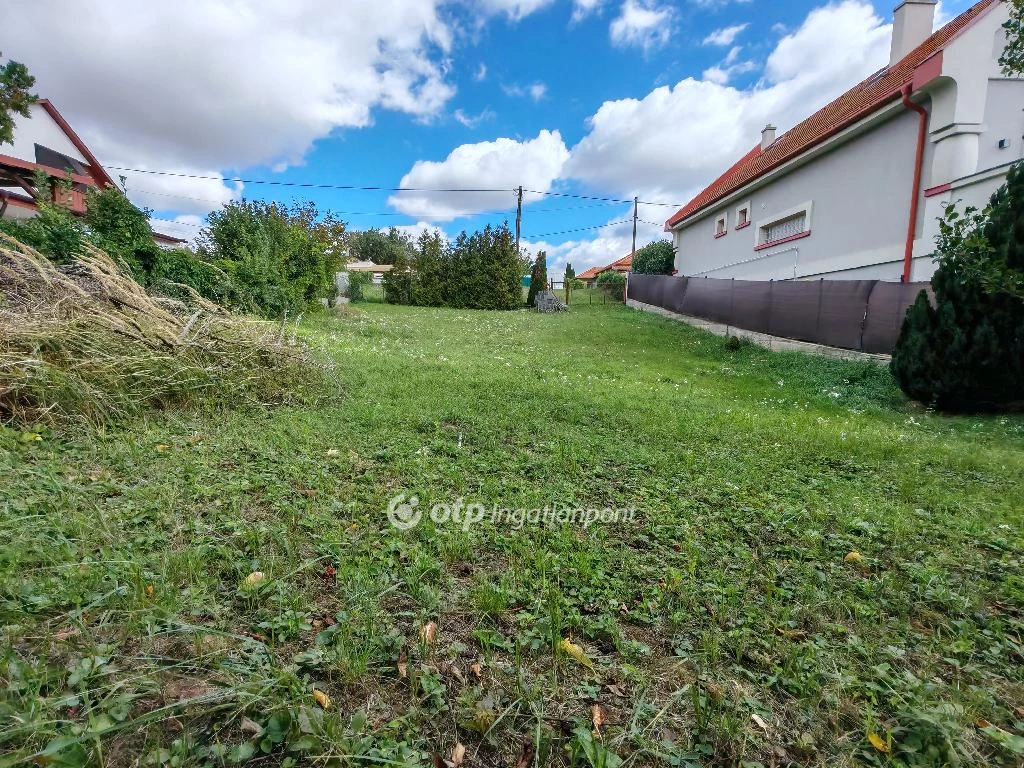 For sale building plot, Gyermely, Falu széle