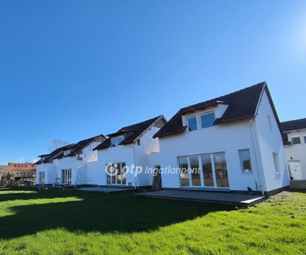 For sale terraced house, Kajászó, Központ