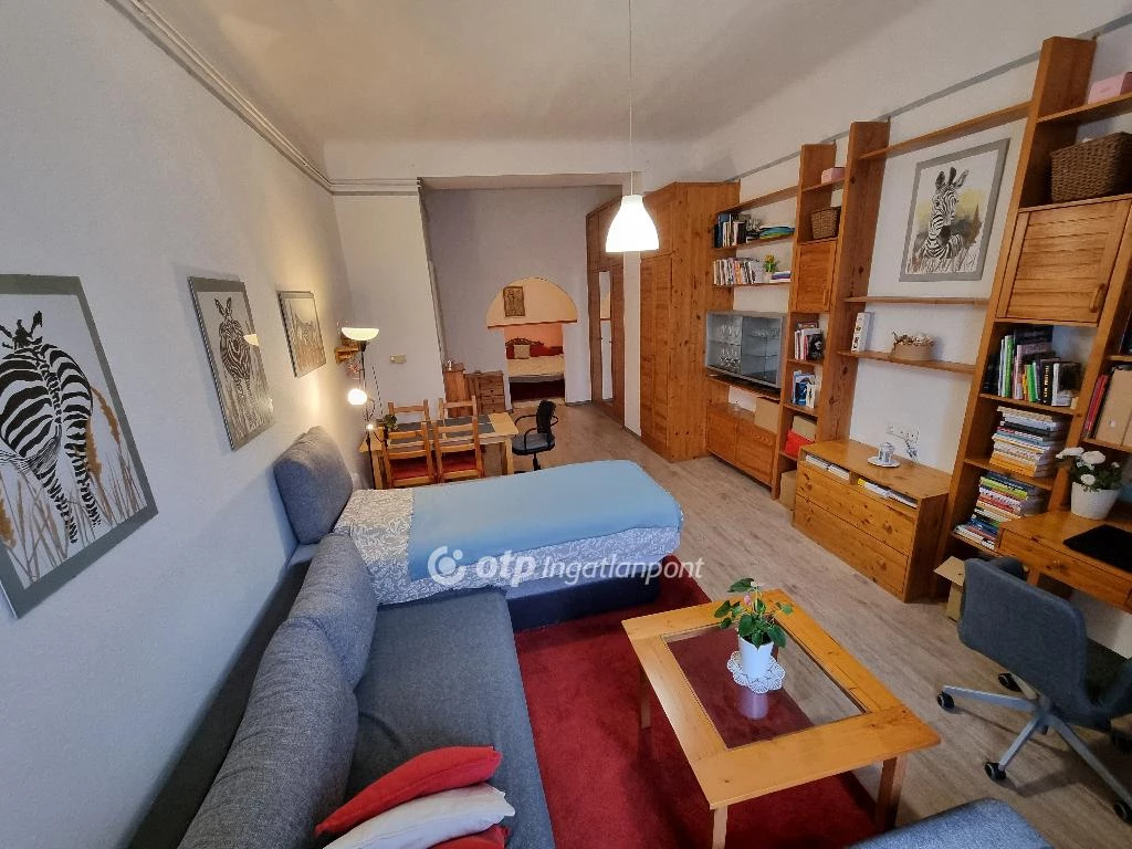 c3-1-name c2-19-name, Budapest XIII. kerület, Dózsa György úti metrómegálló