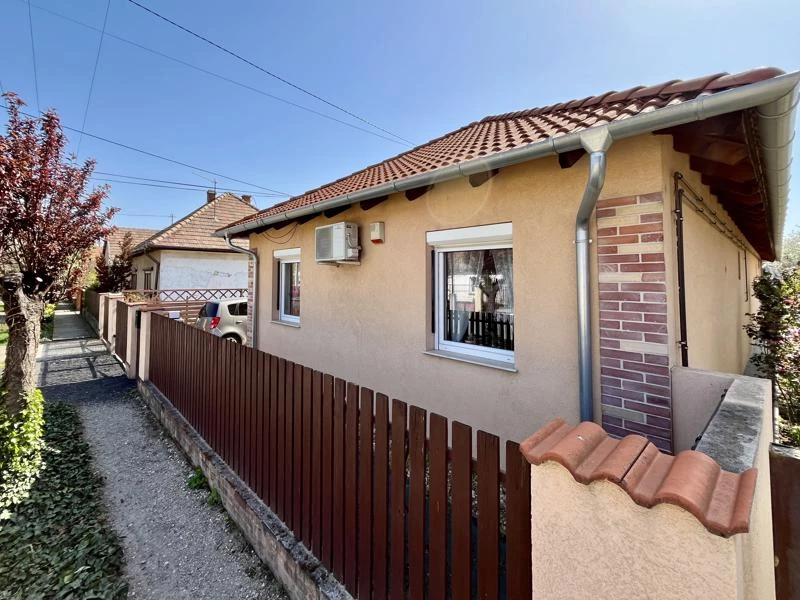 For sale house, Vecsés