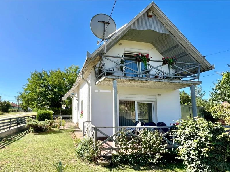 Eladó hétvégi ház, Tápiószentmárton