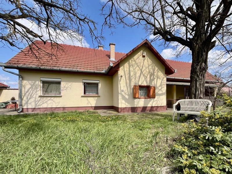 c3-1-name c2-1-name, Tápiószentmárton