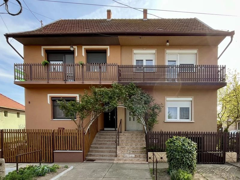 Eladó ikerház, Nagykáta