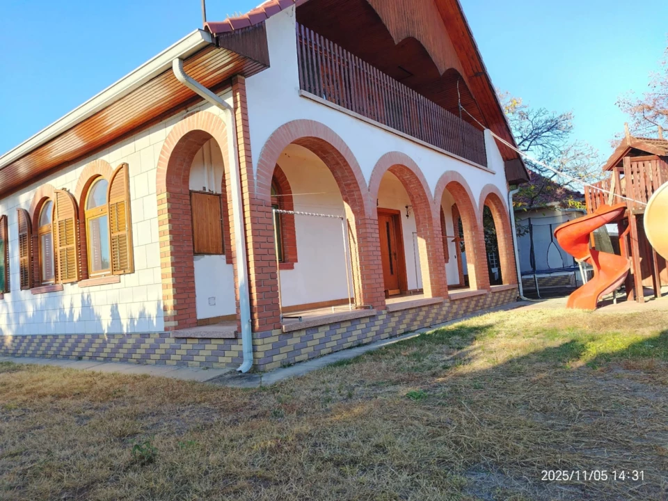 For sale house, Zsombó