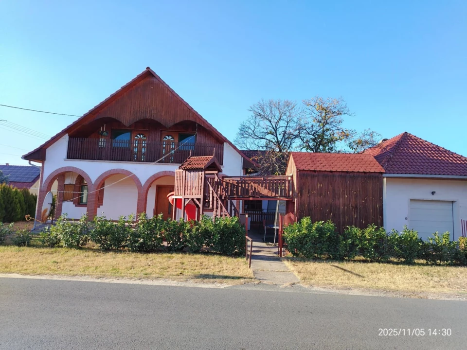 For sale house, Zsombó