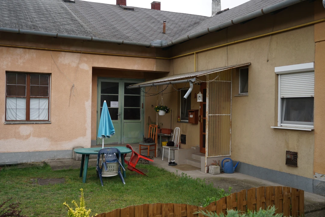 Eladó téglalakás, Isaszeg