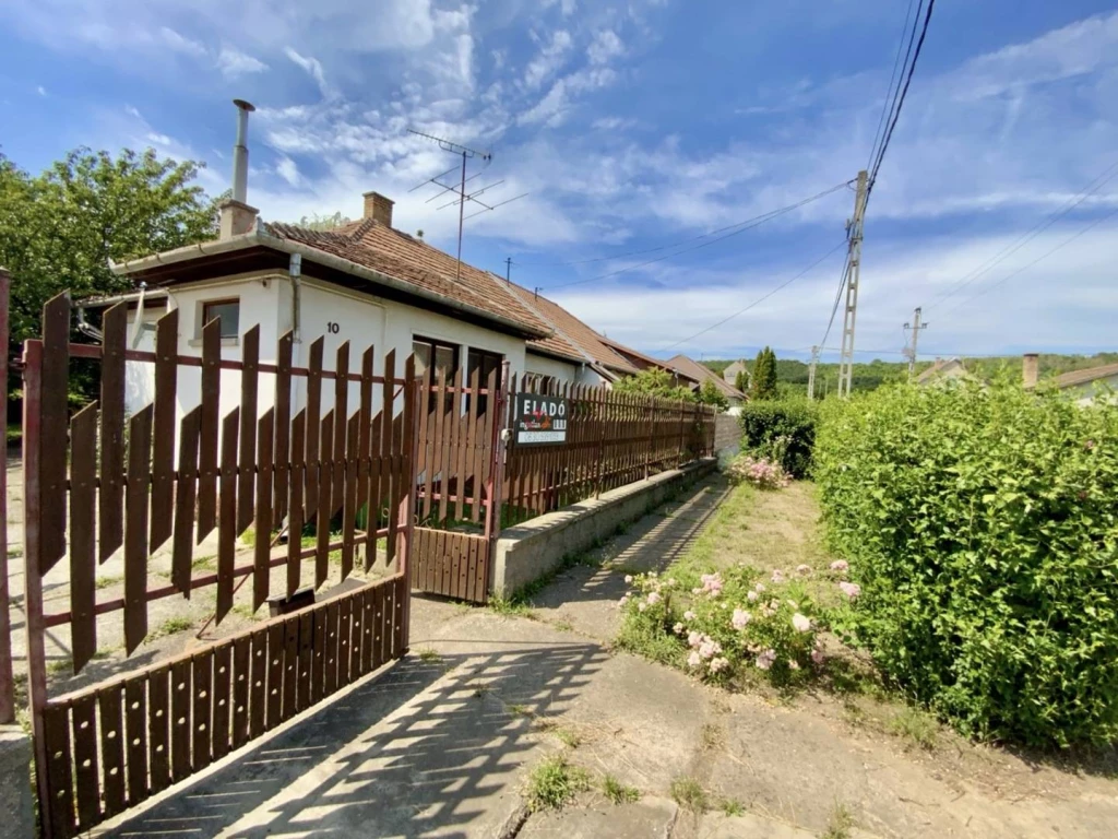 For sale semi-detached house, Váchartyán, Dobó István utca