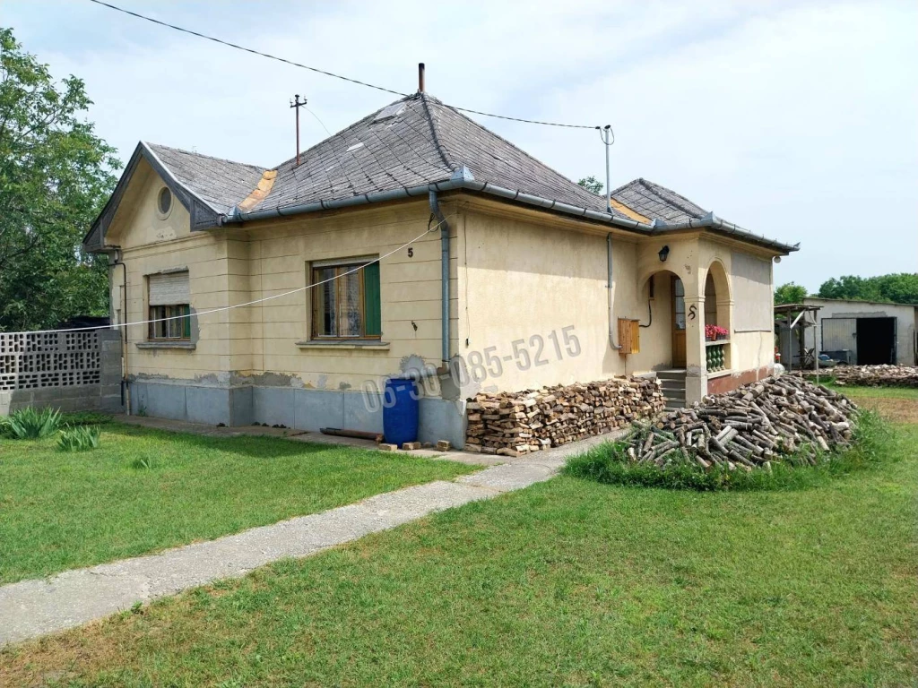 For sale house, Kisbér