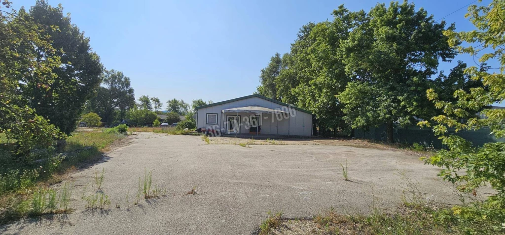 For rent factory building, Oroszlány