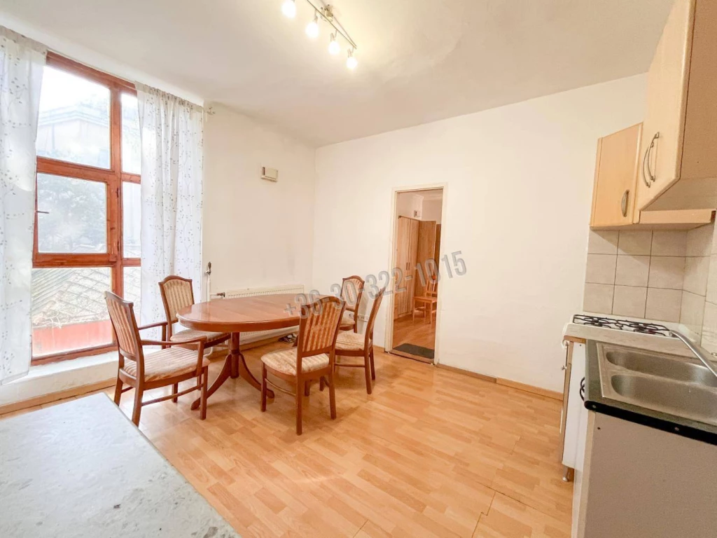 For sale brick flat, Oroszlány