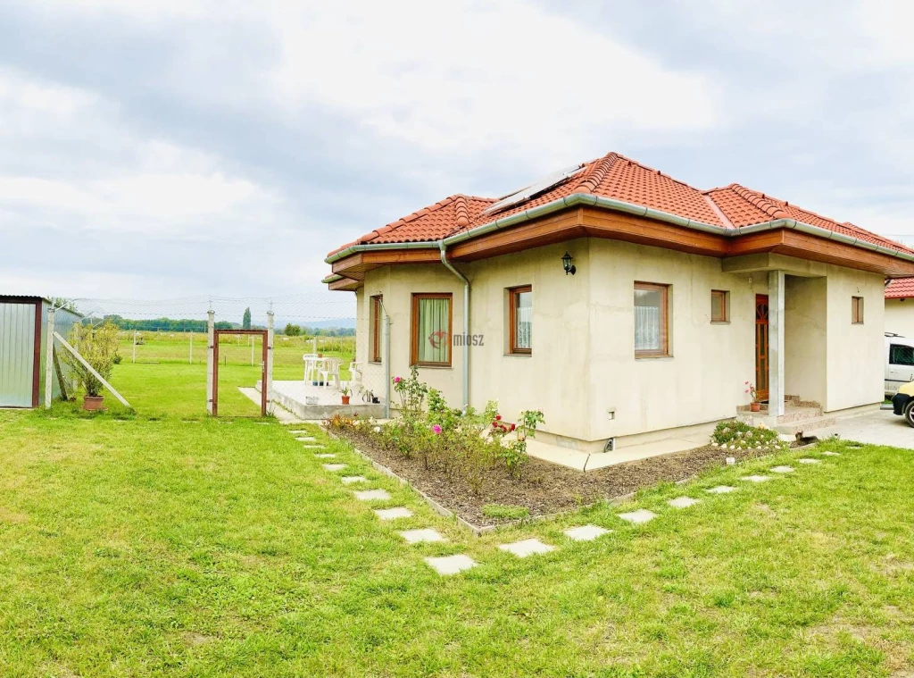 For sale house, Vácrátót, Ságvári Endre utca