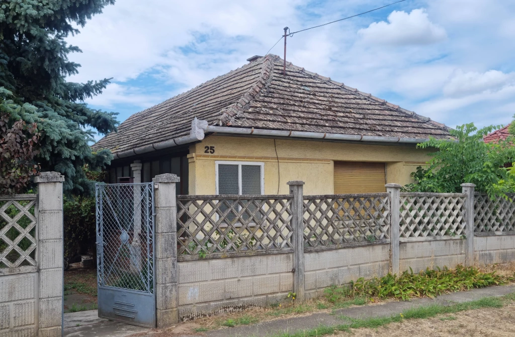 Eladó Családi ház, Tápiószecső, 90nm, 22500000 Ft