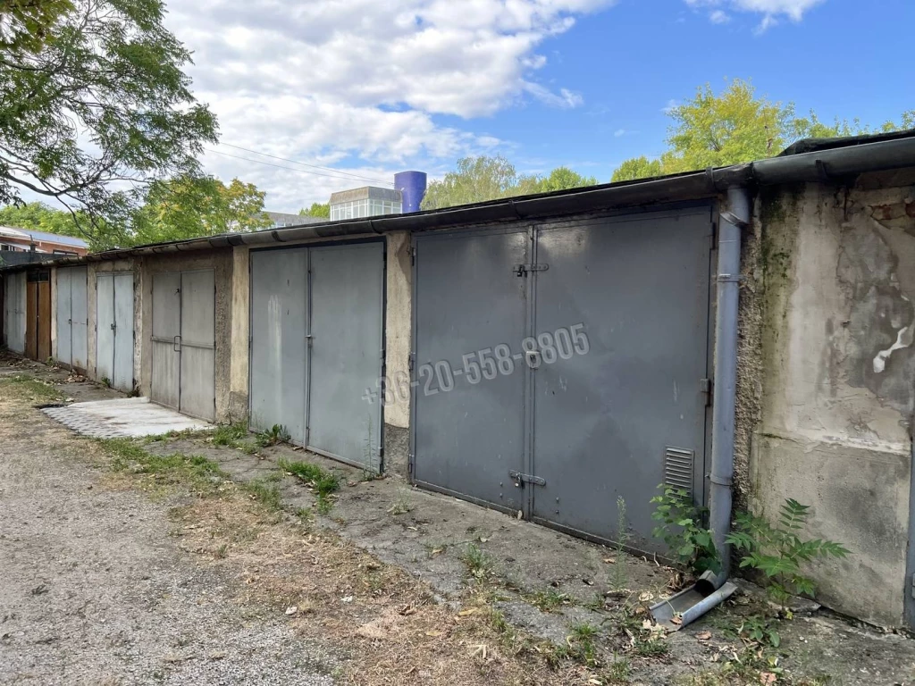 For sale detached garage, Székesfehérvár, Nincs megadva, Deák Ferenc utca