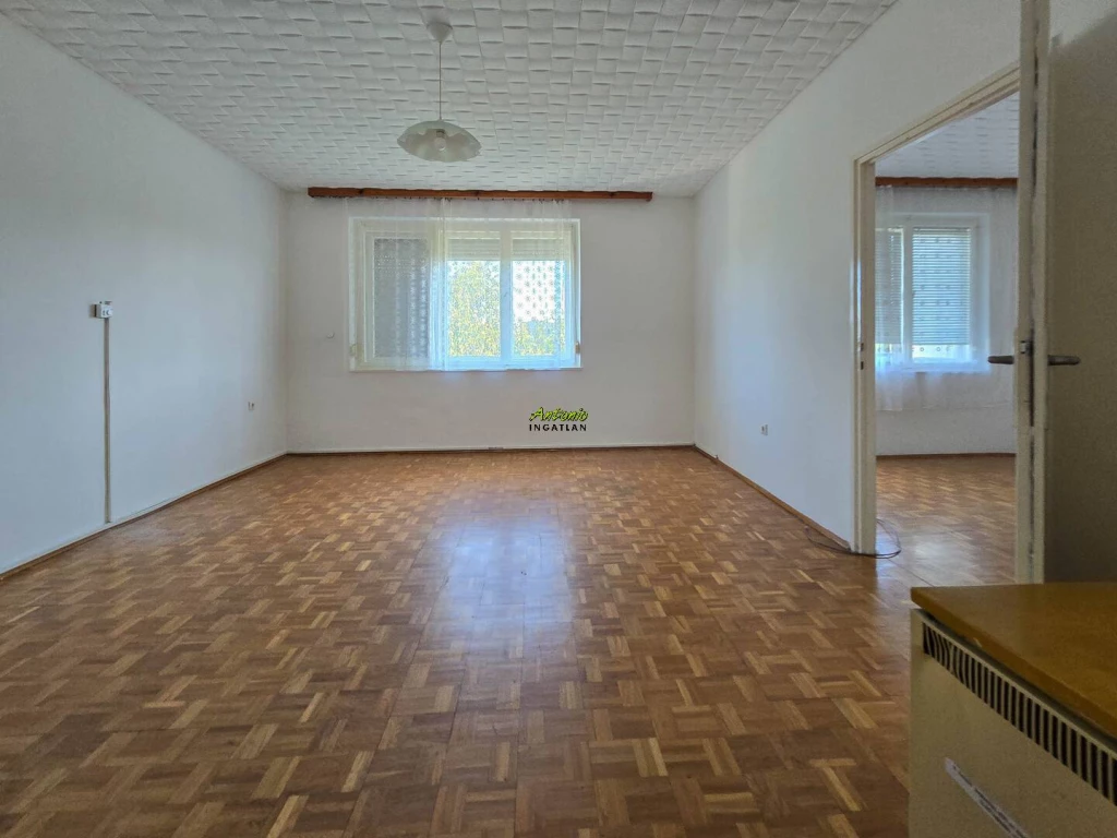 For sale brick flat, Kapuvár